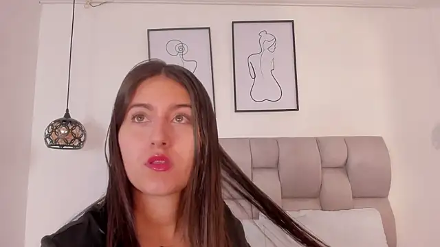 Snapshot of Hanna_Evans__ chatting on 11/13/25, 11:58 Hanna Evans online show from 11/13/25, 11:58