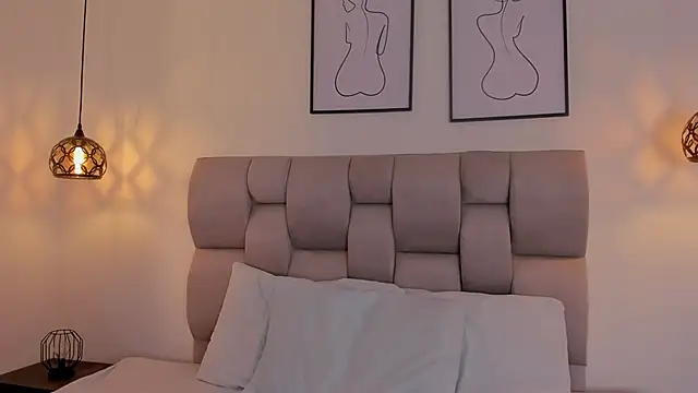 Snapshot of Hanna_Evans__ chatting on 09/21/25, 11:48 Hanna Evans online show from 09/21/25, 11:48