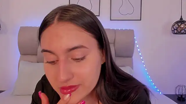 Hanna Evans   online show from 02/04/26, 12:44