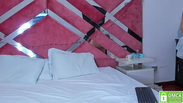 Snapshot of Hanna_Evans__ chatting on 03/17/25, 07:13 Hanna Evans online show from 03/17/25, 07:13