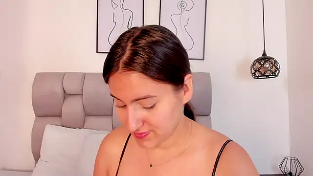 Snapshot of Hanna_Evans__ chatting on 11/14/25, 12:31 Hanna Evans online show from 11/14/25, 12:31