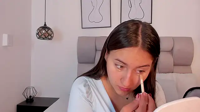 Snapshot of Hanna_Evans__ chatting on 11/15/25, 11:47 Hanna Evans online show from 11/15/25, 11:47