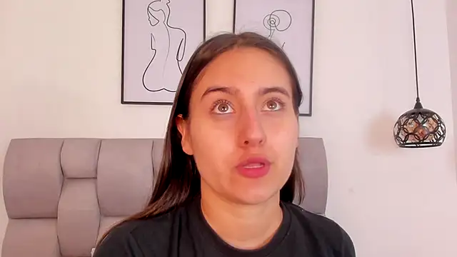 Snapshot of Hanna_Evans__ chatting on 10/14/25, 12:28 Hanna Evans online show from 10/14/25, 12:28