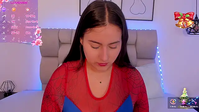 Snapshot of Hanna_Evans__ chatting on 12/18/25, 12:53 Hanna Evans online show from 12/18/25, 12:53