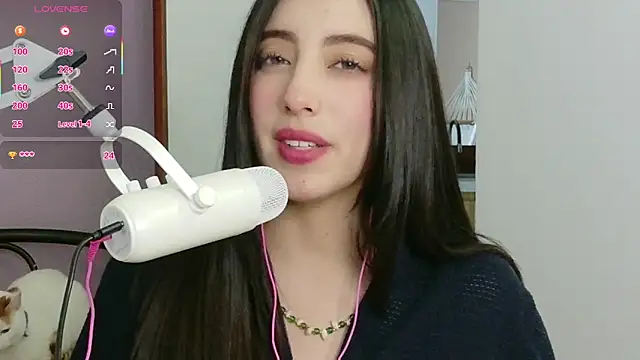 Snapshot of Rebbecawhite_meow chatting on 03/12/26, 11:42 Rebbecawhite meow online show from 03/12/26, 11:42