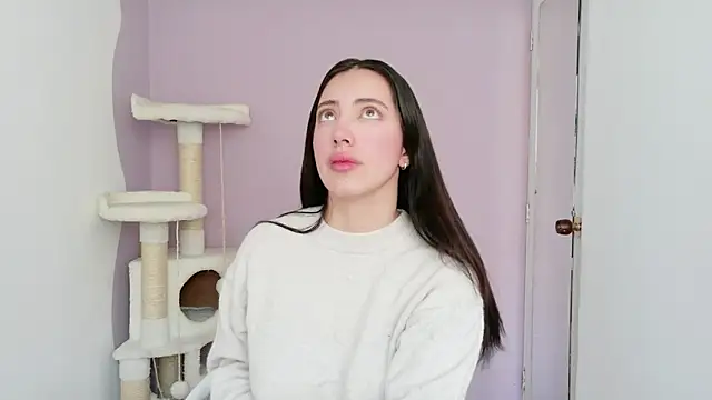 Snapshot of Rebbecawhite_meow chatting on 02/07/26, 04:48 Rebbecawhite meow online show from 02/07/26, 04:48