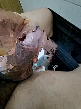 Snapshot of Chocas12 chatting on 11/12/25, 03:32 Chocas12 online show from 11/12/25, 03:32