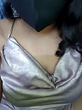 Snapshot of Tamil_hot_whiskey_girl chatting on 03/14/25, 10:49 Tamil hot whiskey girl online show from 03/14/25, 10:49