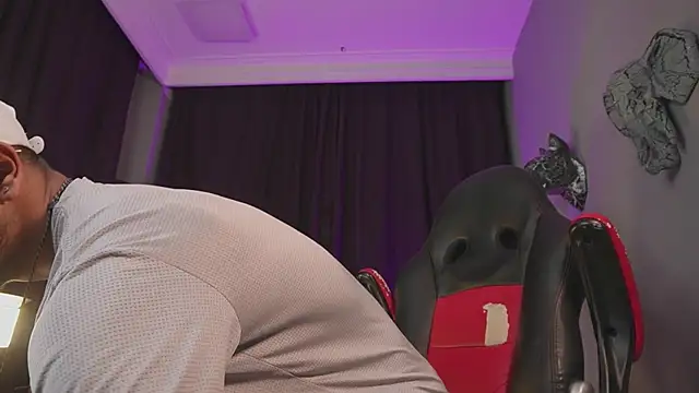 Colstorw  online show from 12/23/25, 10:03