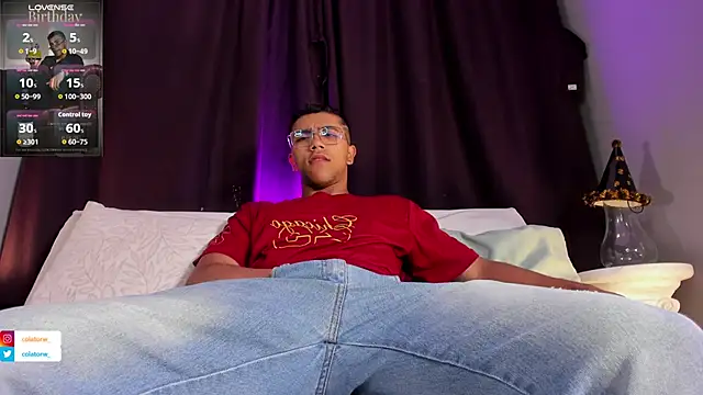 Snapshot of Colstorw_ chatting on 11/14/25, 10:19 Colstorw online show from 11/14/25, 10:19