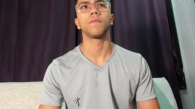 Snapshot of Colstorw_ chatting on 12/02/25, 10:17 Colstorw online show from 12/02/25, 10:17