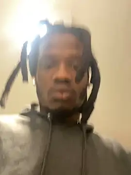 Snapshot of Sir-Tucker chatting on 03/21/25, 03:13 Sir-Tucker online show from 03/21/25, 03:13