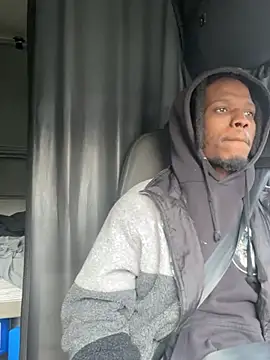 Snapshot of Sir-Tucker chatting on 03/18/25, 08:59 Sir-Tucker online show from 03/18/25, 08:59