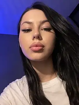 Snapshot of Leya_Foxhall chatting on 09/17/25, 11:40 Leya Foxhall online show from 09/17/25, 11:40