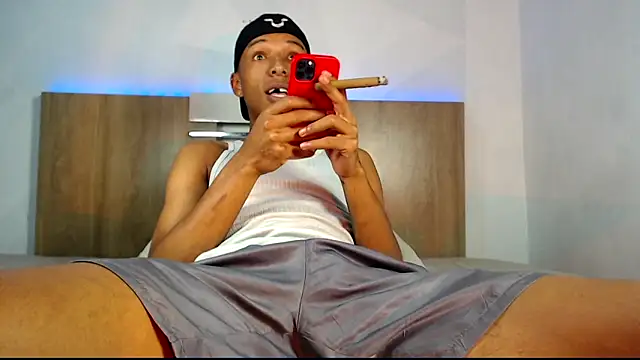 Snapshot of DavidLondo chatting on 02/15/26, 03:00 DavidLondo online show from 02/15/26, 03:00