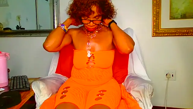 ModelZoee online show from 12/14/25, 08:14