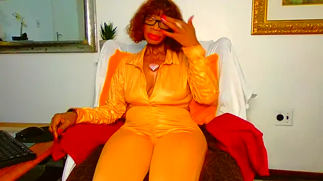 Snapshot of ModelZoee chatting on 05/16/26, 08:35 ModelZoee online show from 05/16/26, 08:35