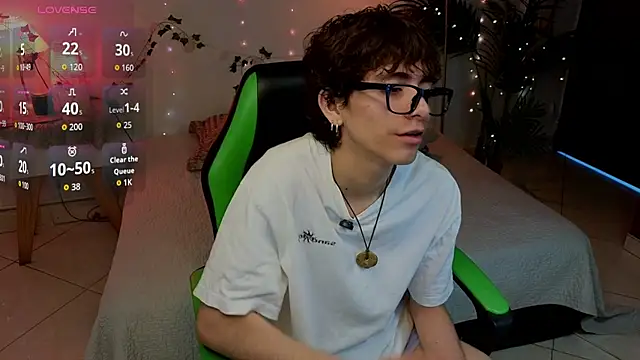 Snapshot of Matty_Sparkk chatting on 06/21/26, 01:17 Matty Sparkk online show from 06/21/26, 01:17