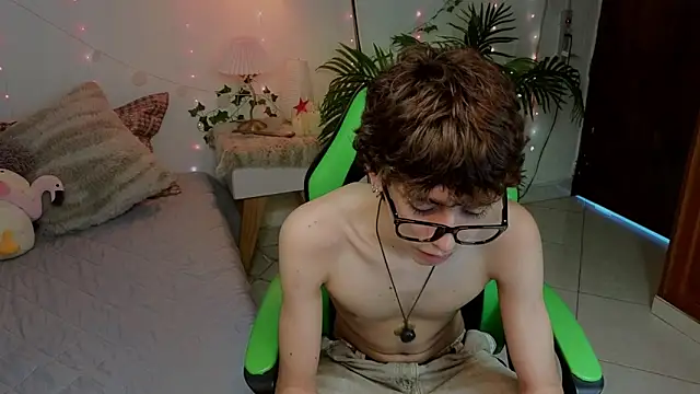 Snapshot of Matty_Sparkk chatting on 06/12/26, 01:20 Matty Sparkk online show from 06/12/26, 01:20