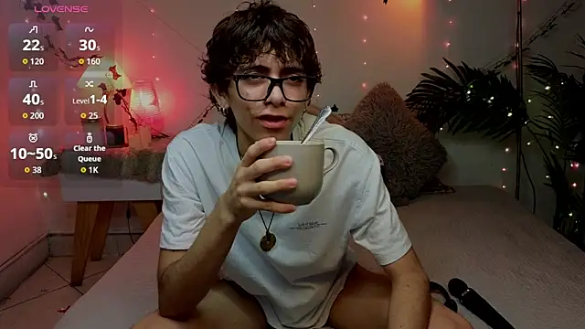 Snapshot of Matty_Sparkk chatting on 06/17/26, 01:10 Matty Sparkk online show from 06/17/26, 01:10