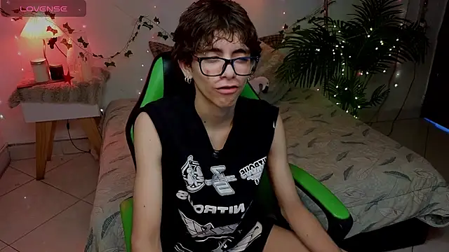Snapshot of Matty_Sparkk chatting on 06/16/26, 01:11 Matty Sparkk online show from 06/16/26, 01:11