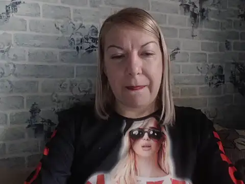 Lillia Ray online show from 12/16/25, 08:51