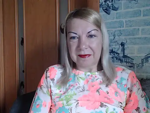 Lillia Ray online show from 05/17/26, 06:57