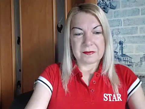 Snapshot of Lillia_Ray chatting on 06/15/26, 06:02 Lillia Ray online show from 06/15/26, 06:02