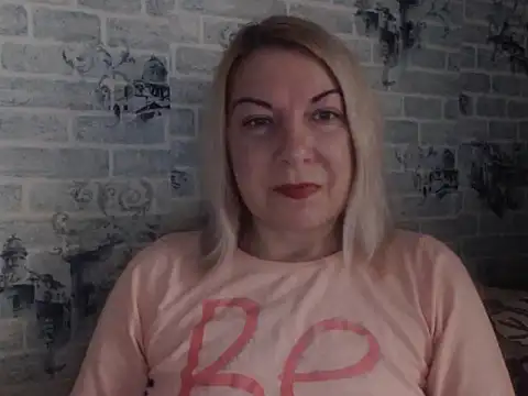 Lillia Ray online show from 12/01/25, 12:06