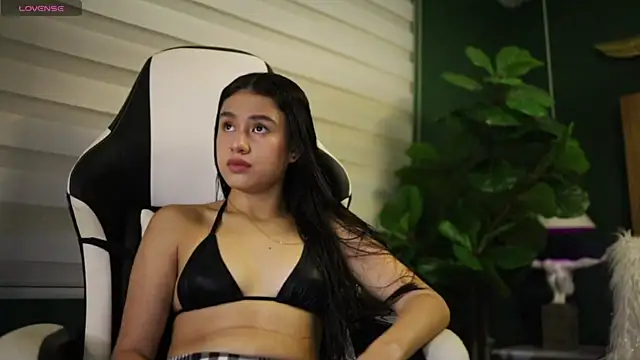 Danaa Rouse online show from 10/22/25, 07:35