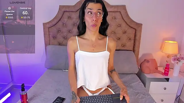 Snapshot of Mandyy1_ chatting on 02/18/26, 08:16 Mandyy1 online show from 02/18/26, 08:16