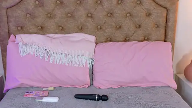 Mandyy1  online show from 04/15/26, 08:53