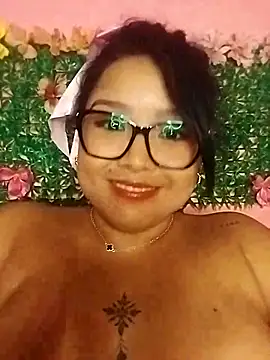 Snapshot of DianaGom chatting on 03/19/25, 04:36 DianaGom online show from 03/19/25, 04:36