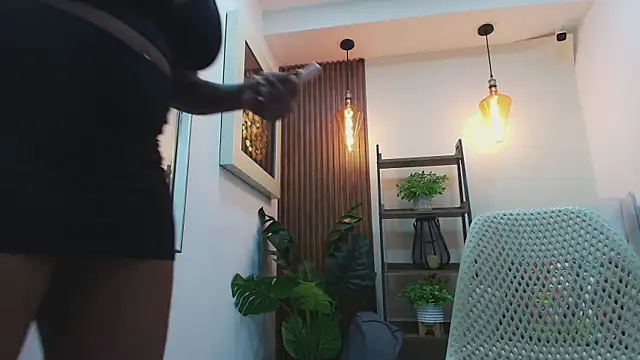 Snapshot of Coral_Lise chatting on 09/19/25, 11:03 Coral Lise online show from 09/19/25, 11:03