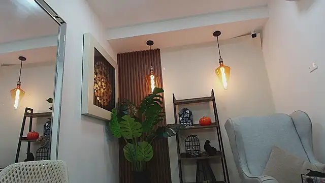 Snapshot of Coral_Lise chatting on 10/19/25, 01:36 Coral Lise online show from 10/19/25, 01:36