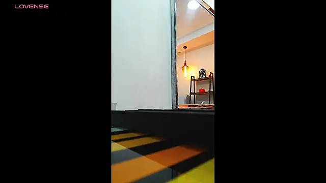 Snapshot of Coral_Lise chatting on 11/05/25, 11:02 Coral Lise online show from 11/05/25, 11:02