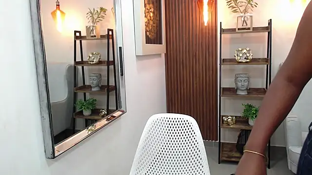 Snapshot of Coral_Lise chatting on 12/15/25, 11:05 Coral Lise online show from 12/15/25, 11:05