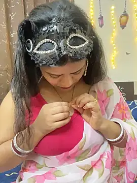 Snapshot of jhanvi_boo chatting on 10/28/25, 10:36 jhanvi boo online show from 10/28/25, 10:36