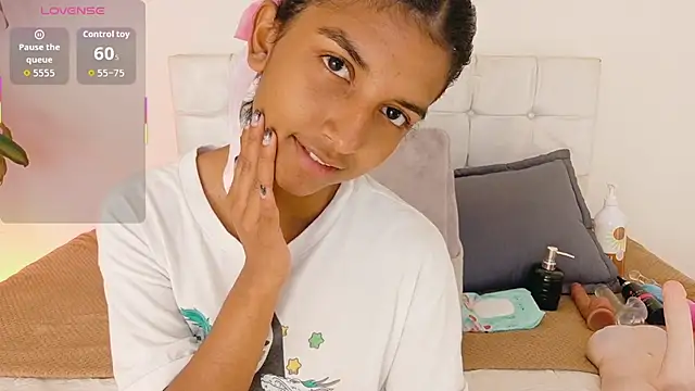 YuliethPetite online show from 09/19/25, 04:55