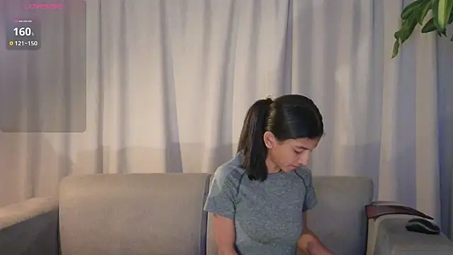 YuliethPetite online show from 01/14/26, 12:53