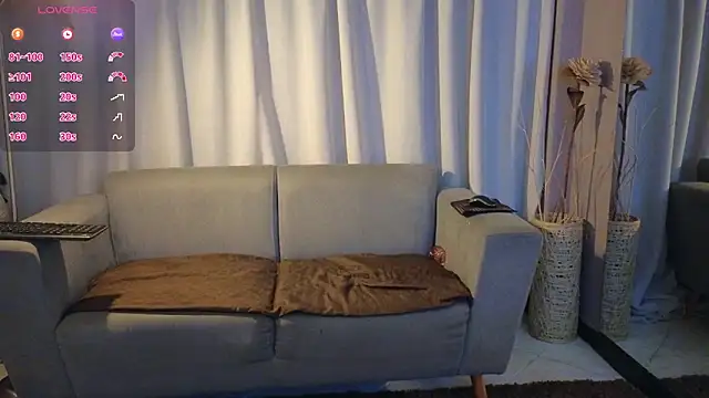 YuliethPetite online show from 03/03/26, 12:01