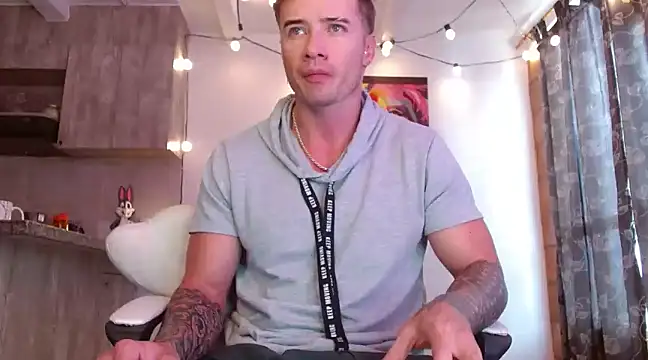 Ryannblue07 online show from 03/16/25, 06:55