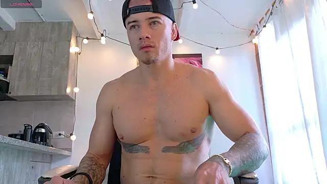 Ryannblue07 online show from 10/04/25, 08:21