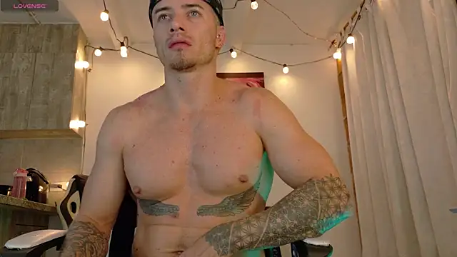 Ryannblue07 online show from 10/10/25, 12:44