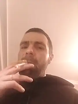 Snapshot of MaksDzubaV chatting on 03/03/26, 06:59 MaksDzubaV online show from 03/03/26, 06:59