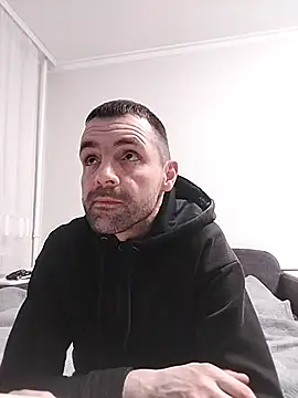 Snapshot of MaksDzubaV chatting on 11/24/25, 07:58 MaksDzubaV online show from 11/24/25, 07:58