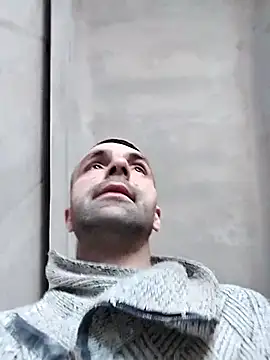 Snapshot of MaksDzubaV chatting on 03/27/26, 06:11 MaksDzubaV online show from 03/27/26, 06:11