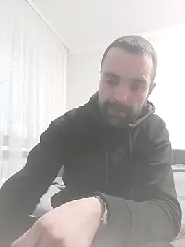 Snapshot of MaksDzubaV chatting on 10/03/25, 03:24 MaksDzubaV online show from 10/03/25, 03:24