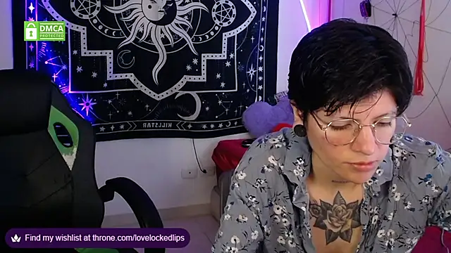 lovelockedlips online show from 10/19/25, 08:00