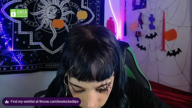 lovelockedlips online show from 10/31/25, 01:35